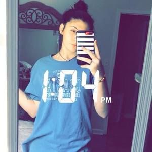 Meet your Posher, Leah